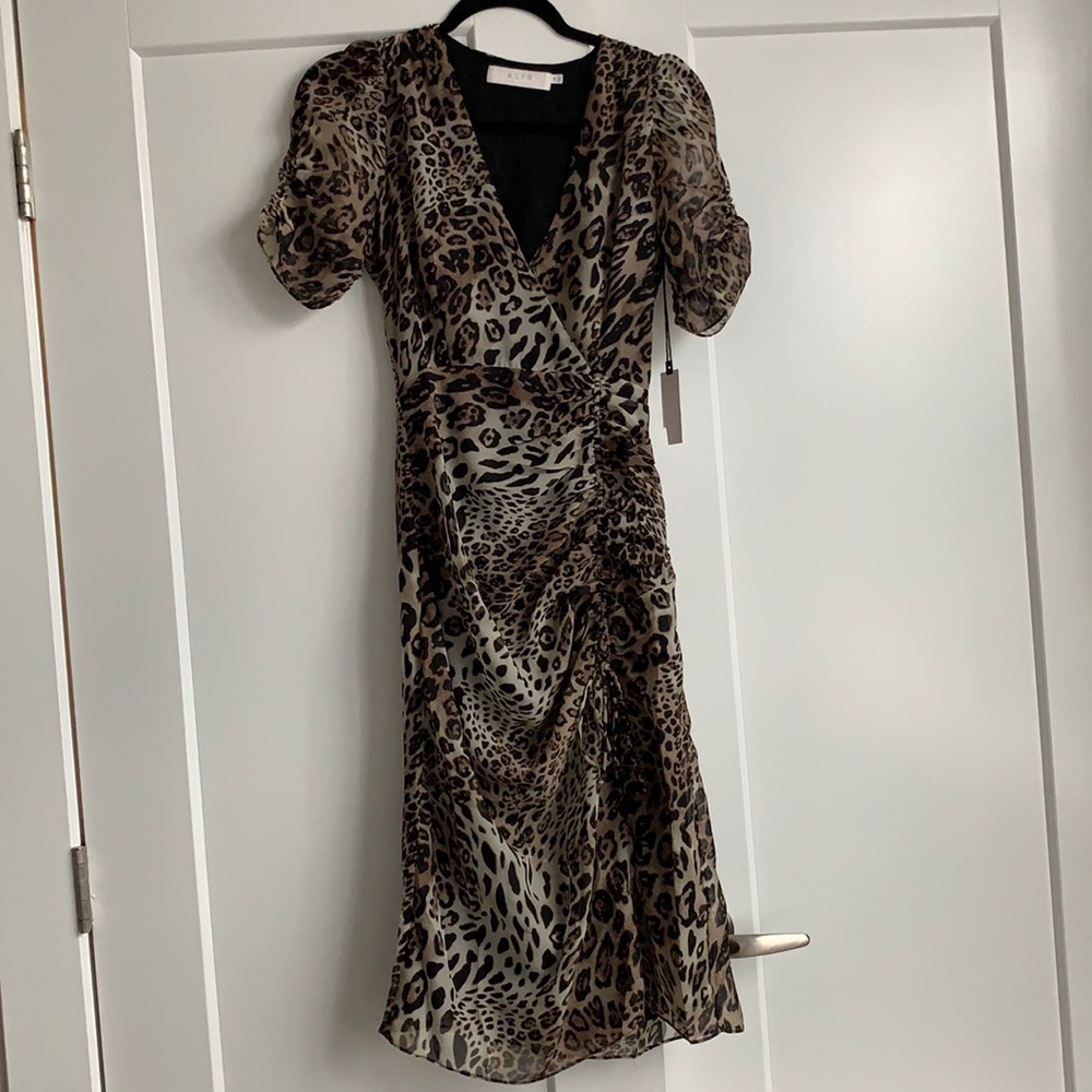 ASTR leopard print puff sleeve dress NWT